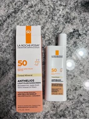 La Roche-Posay Anthelios Tinted Mineral SPF 50 Light Fluid Sunscreen